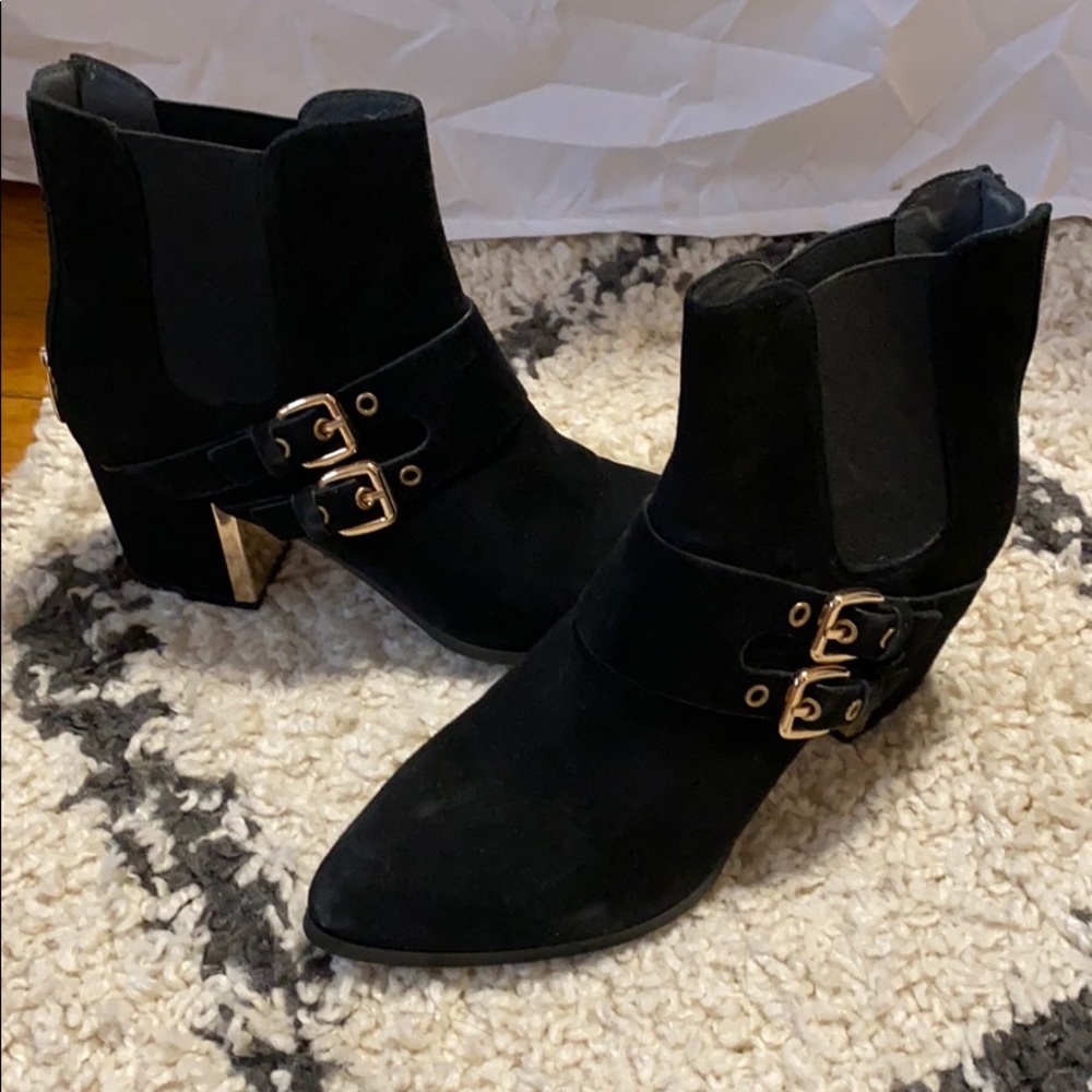 Booties with gold details, new!